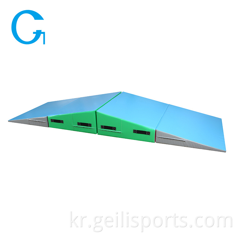 Gym Folding Incline Mat